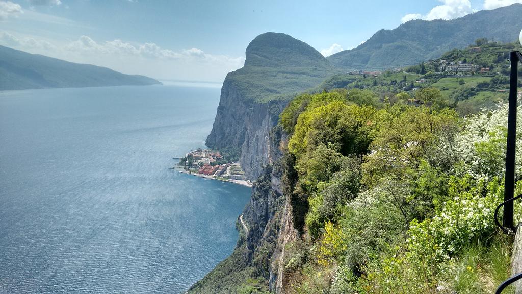 Casa Vacanze Regina Del Lago Tremosine Luaran gambar