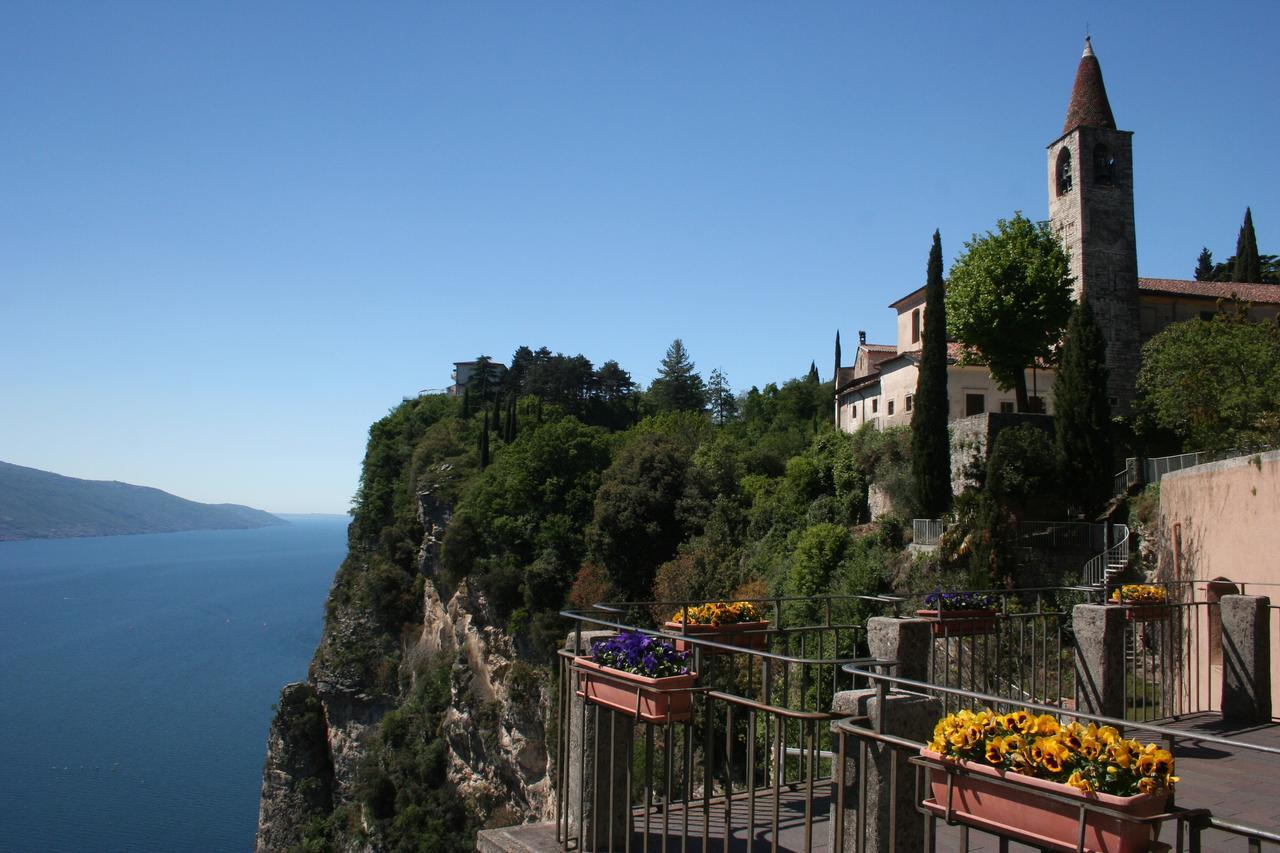 Casa Vacanze Regina Del Lago Tremosine Luaran gambar